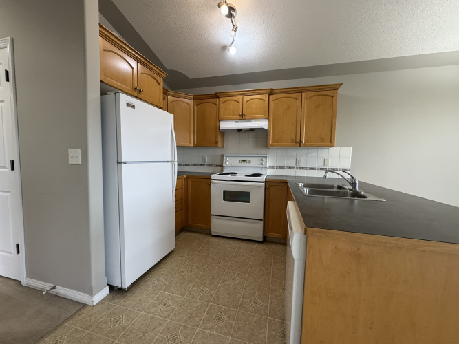 Apartment For Rent 202, 6547 59 Ave, Red Deer, 2 Bedroom, 1 Bathroom
