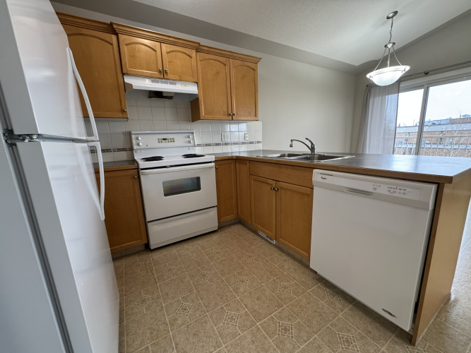 Apartment For Rent 202, 6547 59 Ave, Red Deer, 2 Bedroom, 1 Bathroom