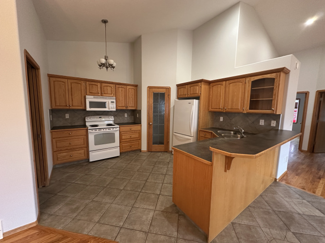 Duplex For Rent 2 Root Close, Red Deer, 4 Bedrooms, 3 Bathrooms