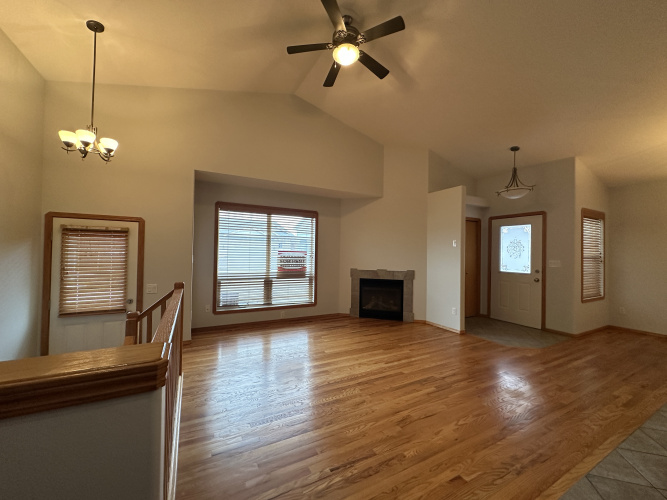 Duplex For Rent 2 Root Close, Red Deer, 4 Bedrooms, 3 Bathrooms