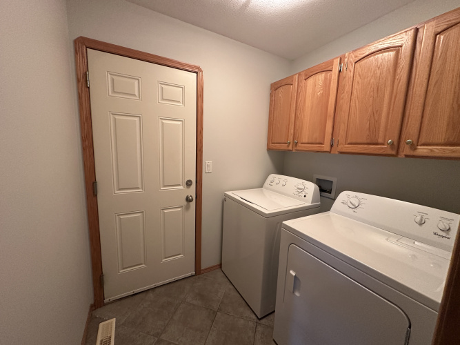 Duplex For Rent 2 Root Close, Red Deer, 4 Bedrooms, 3 Bathrooms