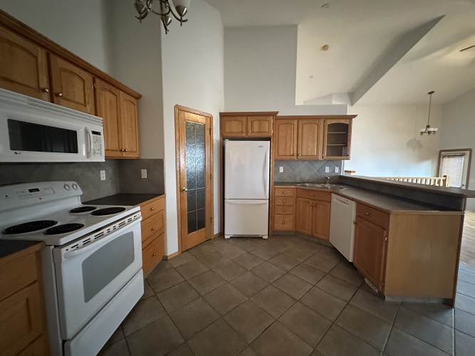 Duplex For Rent 2 Root Close, Red Deer, 4 Bedrooms, 3 Bathrooms