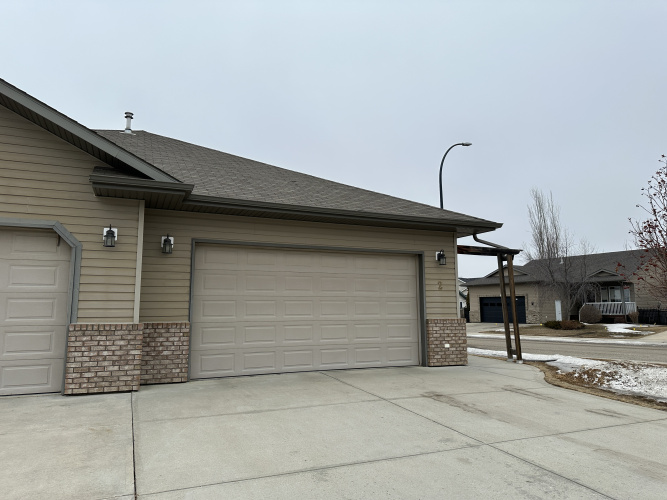 Duplex For Rent 2 Root Close, Red Deer, 4 Bedrooms, 3 Bathrooms