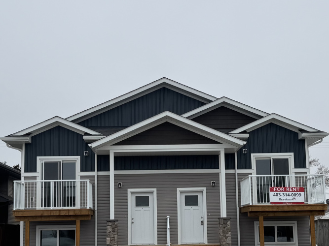 Triplex For Rent 3, 4730 - 48 Ave, Lacombe, 3 Bedrooms, 2 Bathrooms