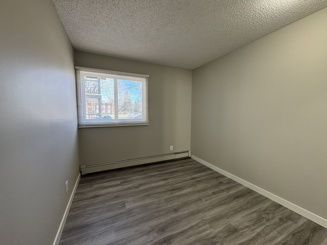 Apartment For Rent 204 - 5920 60A Street, Red Deer, 2 Bedrooms, 1 Bathroom