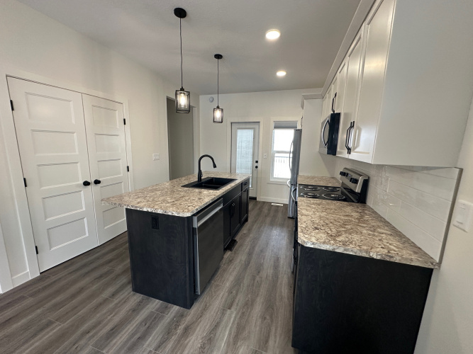 Upper For Rent Main, 69 Victor Close, Sylvan Lake, 3 Bedrooms, 2 Bathrooms