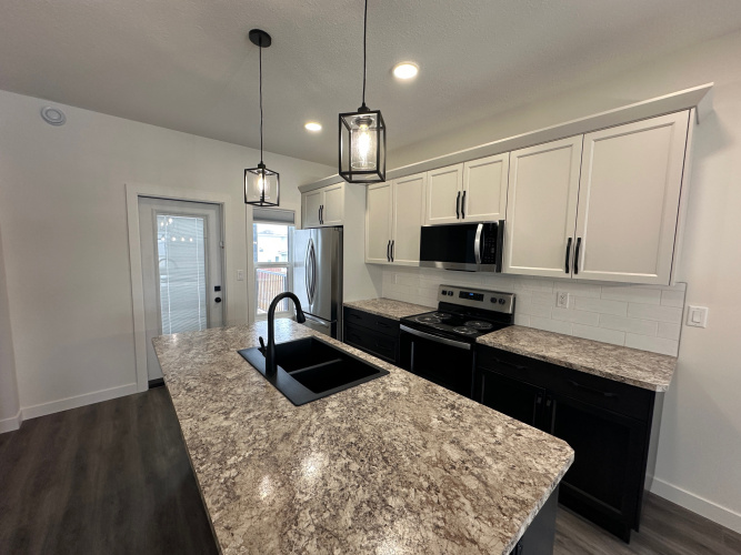 Upper For Rent Main, 69 Victor Close, Sylvan Lake, 3 Bedrooms, 2 Bathrooms