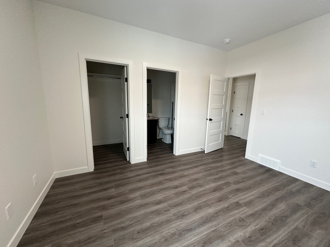 Upper For Rent Main, 69 Victor Close, Sylvan Lake, 3 Bedrooms, 2 Bathrooms