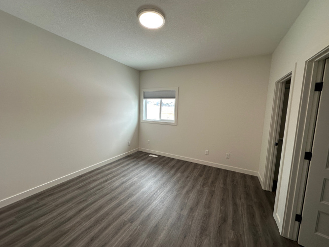 Upper For Rent Main, 69 Victor Close, Sylvan Lake, 3 Bedrooms, 2 Bathrooms