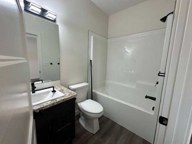 Upper For Rent Main, 69 Victor Close, Sylvan Lake, 3 Bedrooms, 2 Bathrooms