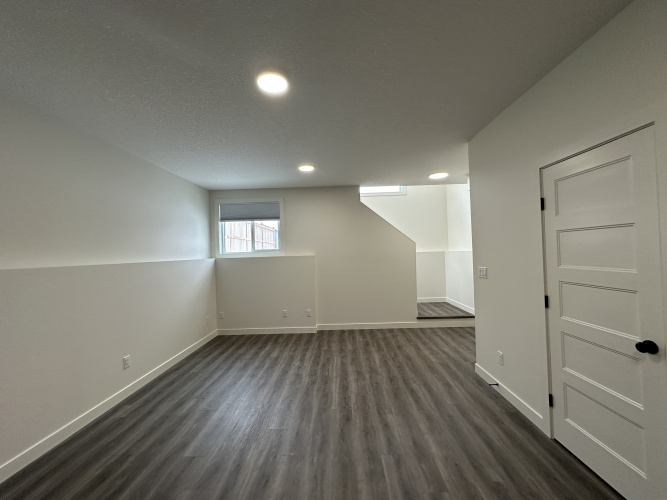 House For Rent Bsmt, 69 Victor Close, Sylvan Lake, 2 Bedrooms, 1 Bathroom