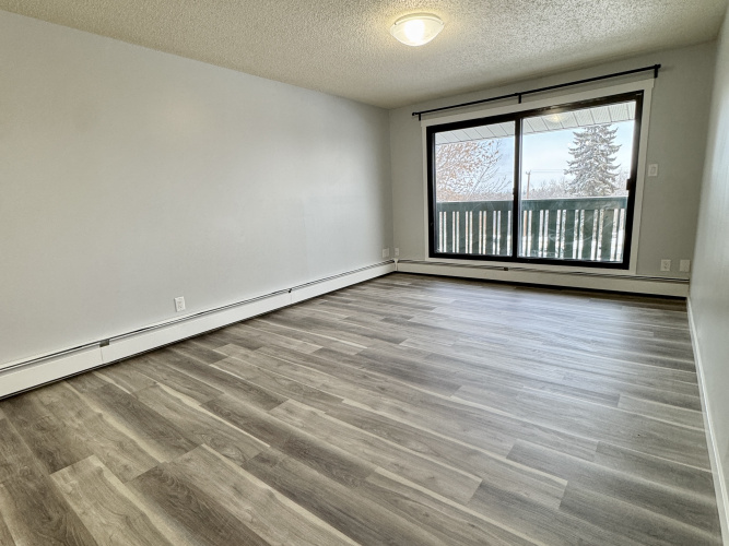 Apartment For Rent 302, 5628 - 58 Street, Lacombe, 2 Bedrooms, 1 Bathroom
