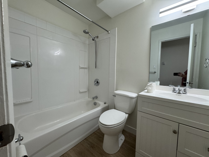 Apartment For Rent 204, 5617 60 Ave, Red Deer, 1 Bedroom, 1 Bathroom