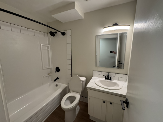 Apartment For Rent 104, 5617 60 Ave, Red Deer, 1 Bedroom, 1 Bathroom