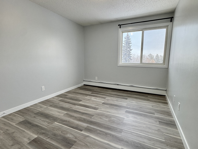 Apartment For Rent 206, 5628 - 58 Street, Lacombe, 2 Bedrooms, 1 Bathroom