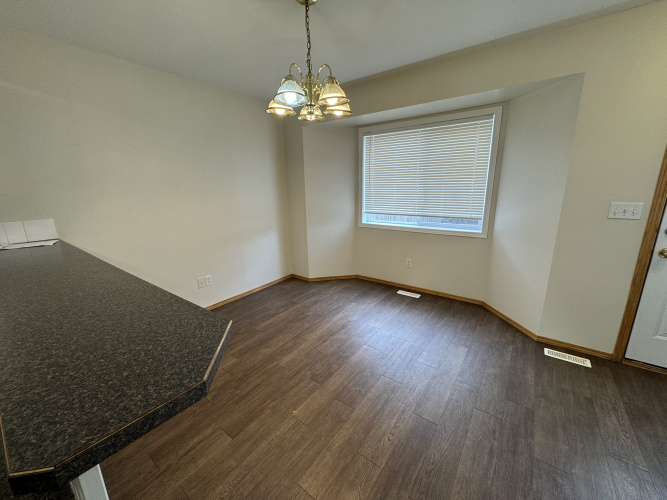 Townhouse For Rent 5 Lakeview Close, Blackfalds, 3 Bedrooms, 2 Bathrooms