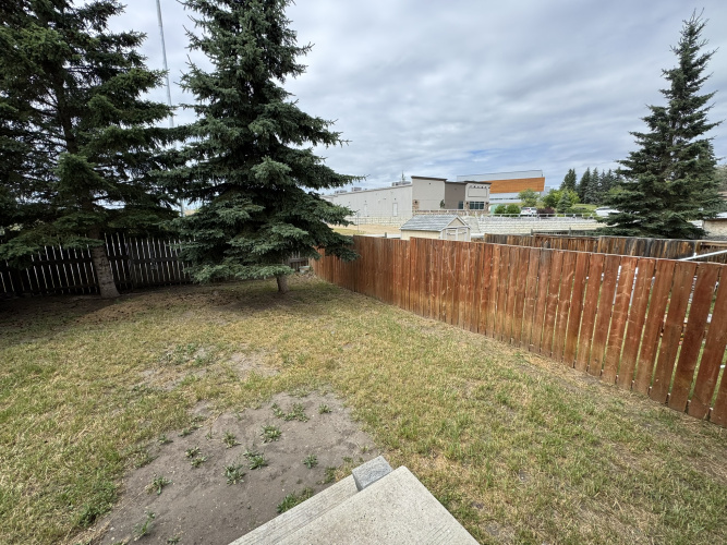 Townhouse For Rent 5 Lakeview Close, Blackfalds, 3 Bedrooms, 2 Bathrooms