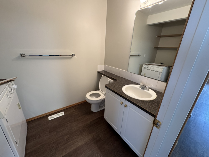 Townhouse For Rent 5 Lakeview Close, Blackfalds, 3 Bedrooms, 2 Bathrooms