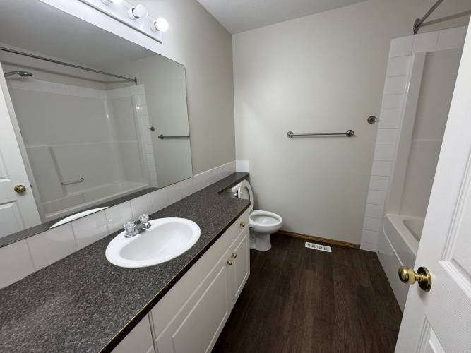 Townhouse For Rent 5 Lakeview Close, Blackfalds, 3 Bedrooms, 2 Bathrooms