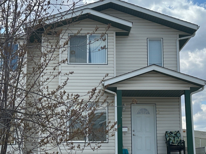 Townhouse For Rent 5 Lakeview Close, Blackfalds, 3 Bedrooms, 2 Bathrooms