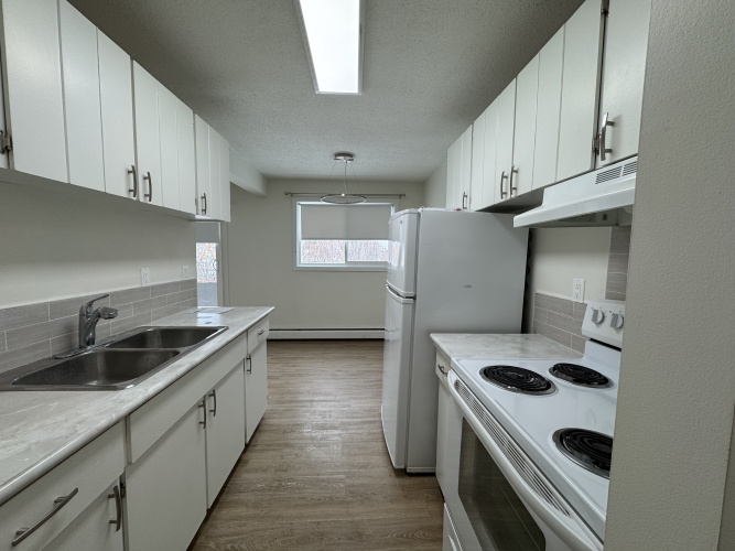 Apartment For Rent 302, 5617 60 Ave, Red Deer, 2 Bedrooms, 1 Bathroom