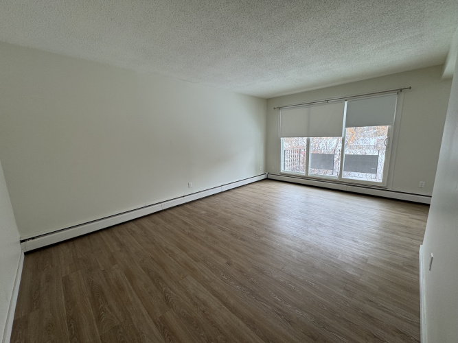 Apartment For Rent 302, 5617 60 Ave, Red Deer, 2 Bedrooms, 1 Bathroom