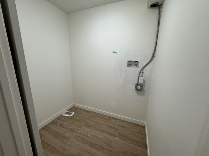 Apartment For Rent 302, 5617 60 Ave, Red Deer, 2 Bedrooms, 1 Bathroom