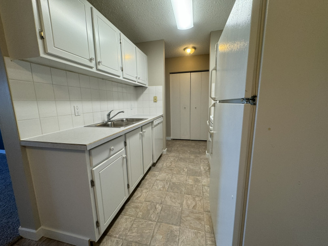 Apartment For Rent 302, 122 Cornett Drive, Red Deer, 2 Bedrooms, 1 Bathroom