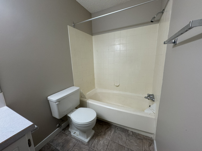 Apartment For Rent 302, 122 Cornett Drive, Red Deer, 2 Bedrooms, 1 Bathroom