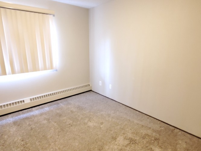 Apartment For Rent 301 - 131 Northey Avenue, Red Deer, 2 Bedrooms, 1 Bathroom