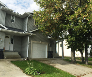 Townhouse For Rent 5011 48 Ave, Sylvan Lake, 3 Bedrooms, 2.5 Bathrooms