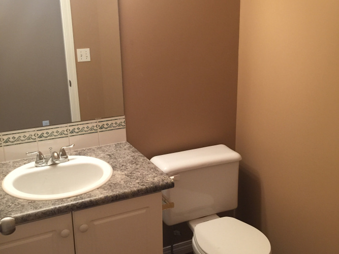 Townhouse For Rent 5011 48 Ave, Sylvan Lake, 3 Bedrooms, 2.5 Bathrooms