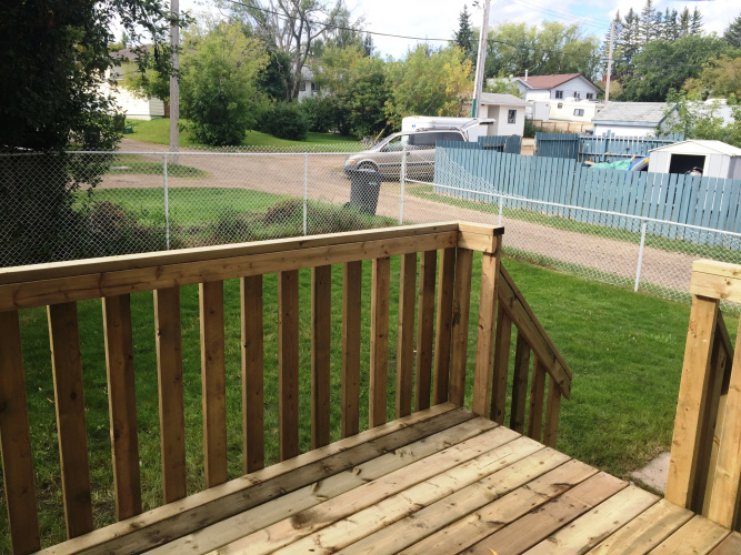 Townhouse For Rent 5011 48 Ave, Sylvan Lake, 3 Bedrooms, 2.5 Bathrooms