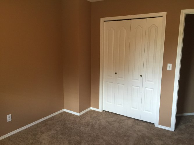Townhouse For Rent 5011 48 Ave, Sylvan Lake, 3 Bedrooms, 2.5 Bathrooms
