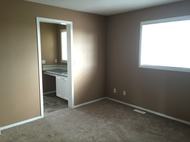Townhouse For Rent 5011 48 Ave, Sylvan Lake, 3 Bedrooms, 2.5 Bathrooms