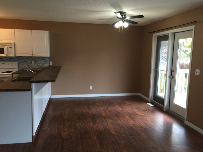Townhouse For Rent 5011 48 Ave, Sylvan Lake, 3 Bedrooms, 2.5 Bathrooms