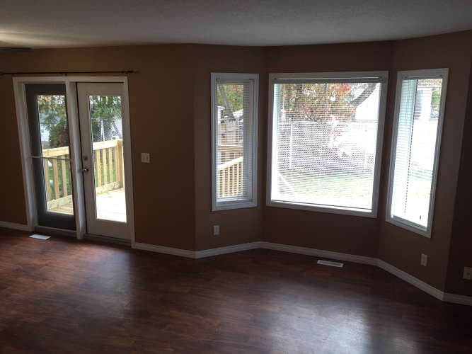 Townhouse For Rent 5011 48 Ave, Sylvan Lake, 3 Bedrooms, 2.5 Bathrooms