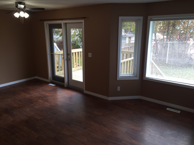 Townhouse For Rent 5011 48 Ave, Sylvan Lake, 3 Bedrooms, 2.5 Bathrooms