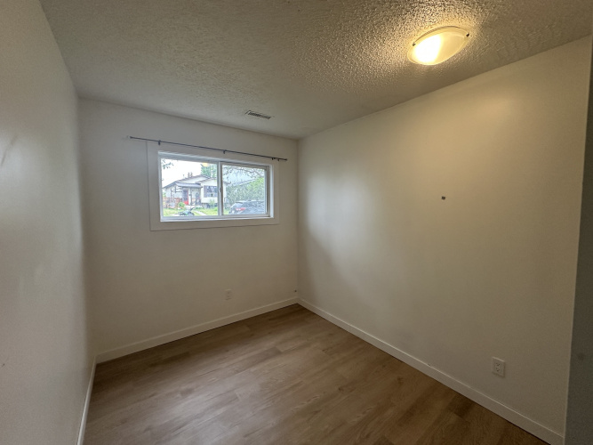 Fourplex For Rent 41D Eastman Cres, Red Deer, 3 Bedrooms, 1 Bathroom