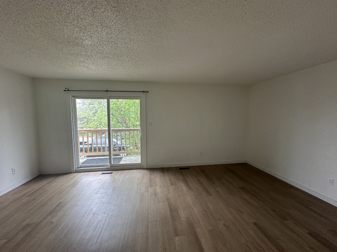 Fourplex For Rent 41D Eastman Cres, Red Deer, 3 Bedrooms, 1 Bathroom