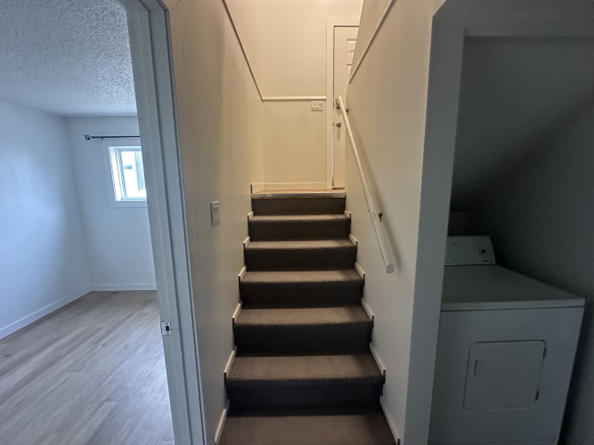 Fourplex For Rent 41D Eastman Cres, Red Deer, 3 Bedrooms, 1 Bathroom
