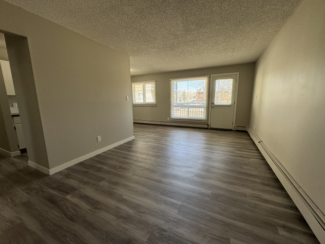 Apartment For Rent 104 - 5920 60A Street, Red Deer, 2 Bedrooms, 1 Bathroom