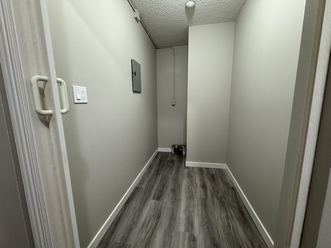 Apartment For Rent 104 - 5920 60A Street, Red Deer, 2 Bedrooms, 1 Bathroom