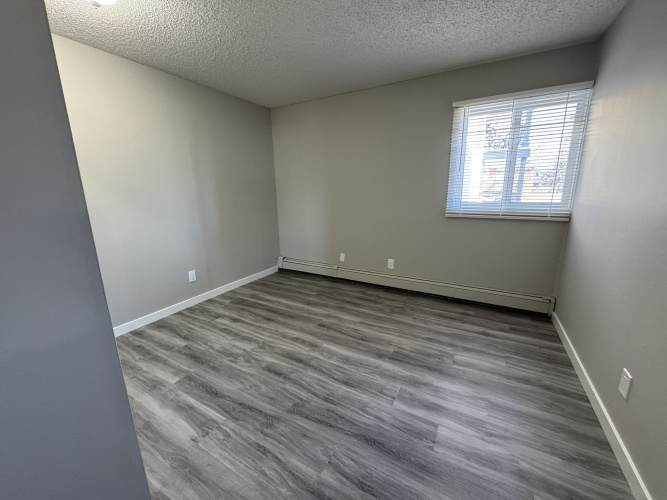 Apartment For Rent 104 - 5920 60A Street, Red Deer, 2 Bedrooms, 1 Bathroom