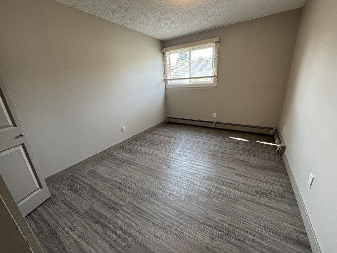 Apartment For Rent 102, 3815 - 51A Street, Red Deer, 1 Bedroom, 1 Bathroom