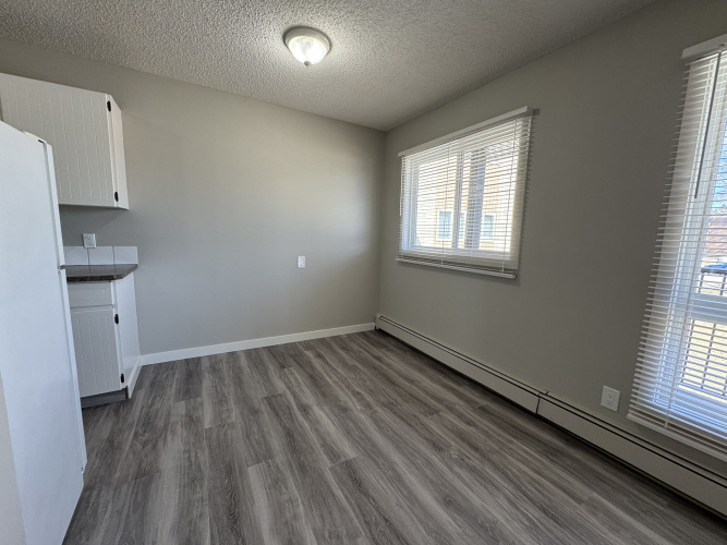 Apartment For Rent 205 - 5920 60A Street, Red Deer, 2 Bedrooms, 1 Bathroom