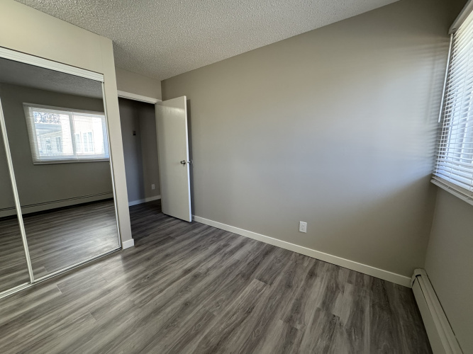 Apartment For Rent 205 - 5920 60A Street, Red Deer, 2 Bedrooms, 1 Bathroom