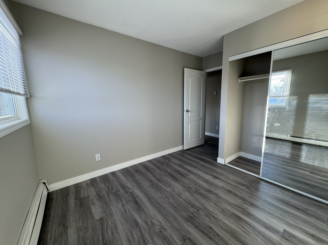 Apartment For Rent 208 - 5920 60A Street, Red Deer, 3 Bedrooms, 1 Bathroom