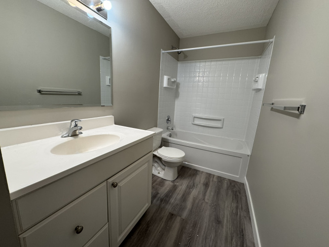 Apartment For Rent 208 - 5920 60A Street, Red Deer, 3 Bedrooms, 1 Bathroom