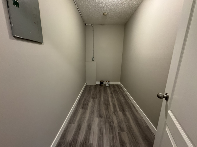 Apartment For Rent 208 - 5920 60A Street, Red Deer, 3 Bedrooms, 1 Bathroom